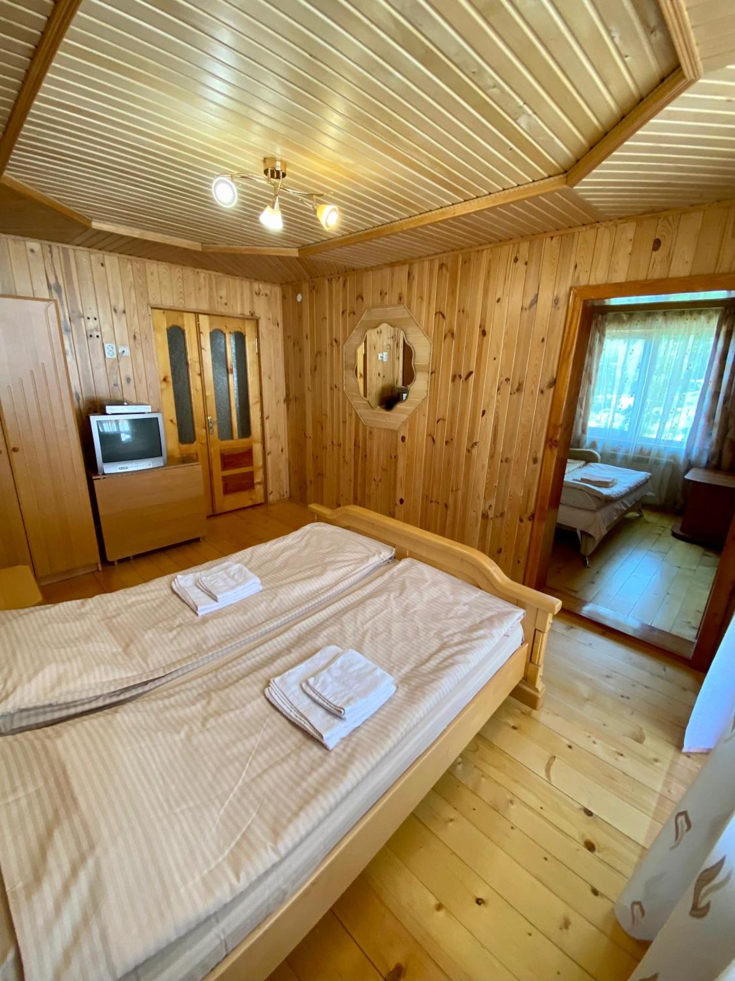 Zyma_Lito Guest House 亚列姆切 外观 照片